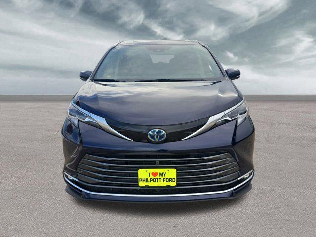 used 2022 Toyota Sienna car, priced at $44,999