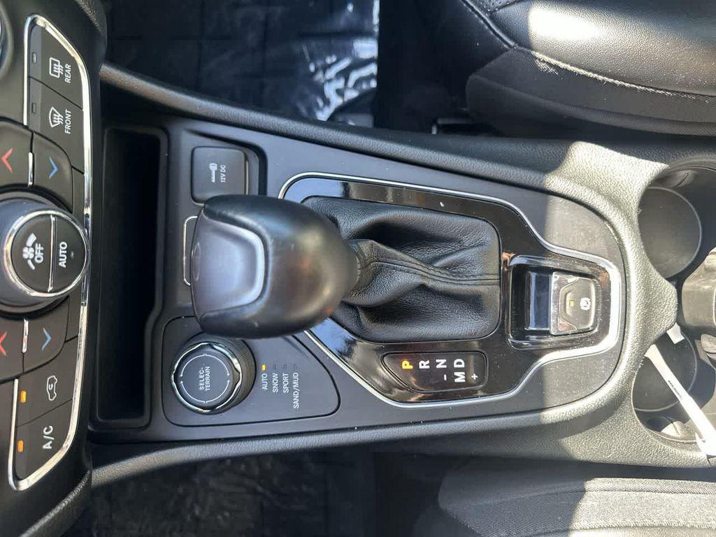 used 2023 Jeep Cherokee car, priced at $23,999