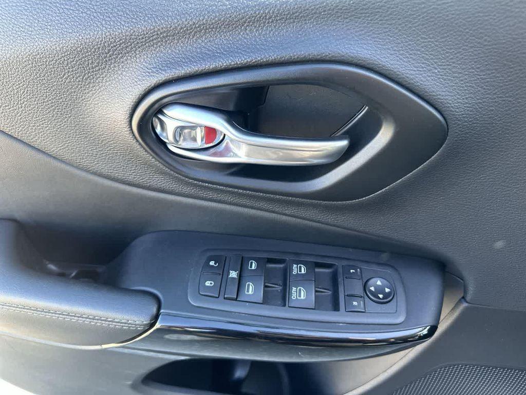 used 2023 Jeep Cherokee car, priced at $23,999