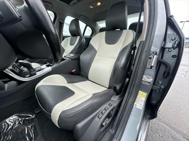 used 2018 Volvo S60 Cross Country car, priced at $23,499