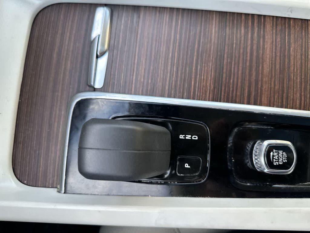 used 2022 Volvo XC60 car, priced at $30,999