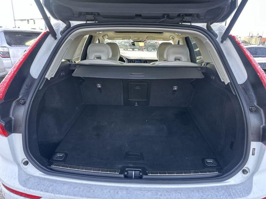 used 2022 Volvo XC60 car, priced at $30,999