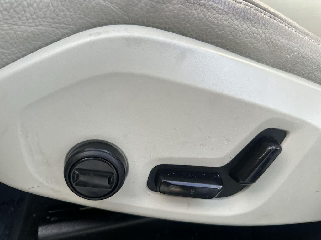 used 2022 Volvo XC60 car, priced at $30,999