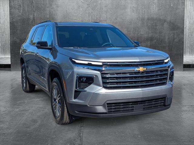 used 2025 Chevrolet Traverse car, priced at $42,998
