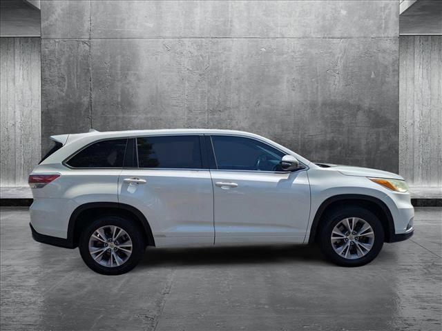 used 2014 Toyota Highlander car, priced at $12,598