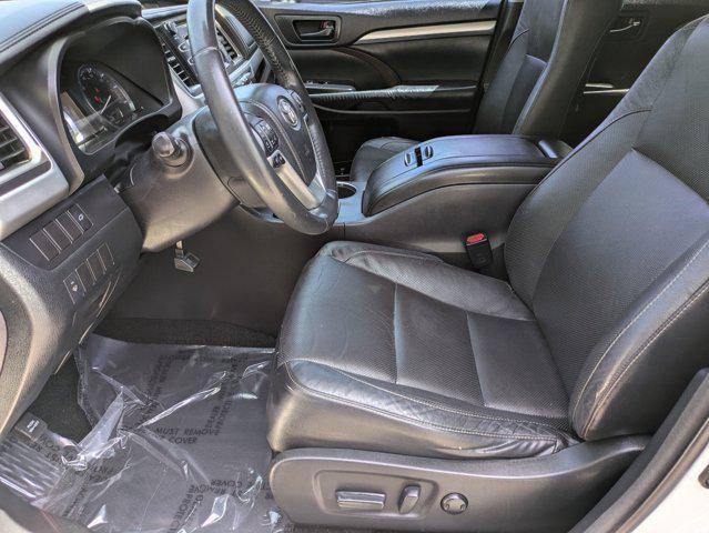 used 2014 Toyota Highlander car, priced at $12,998