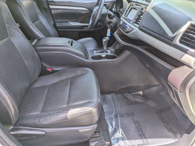 used 2014 Toyota Highlander car, priced at $12,998