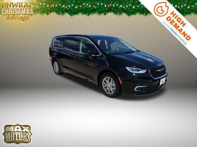 new 2024 Chrysler Pacifica car, priced at $41,345