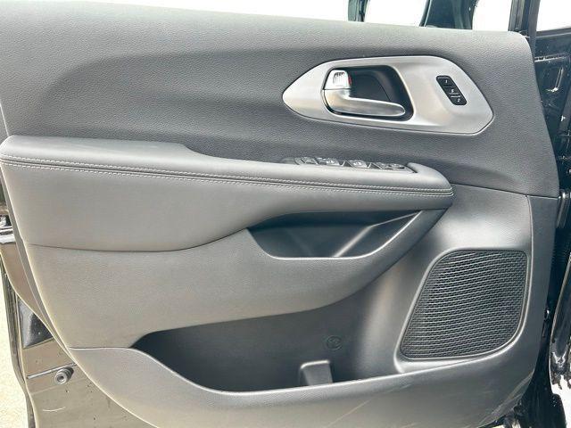 new 2026 Chrysler Pacifica car, priced at $52,834