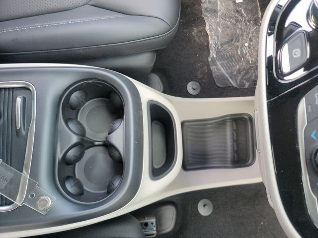 new 2023 Chrysler Pacifica Hybrid car, priced at $51,893