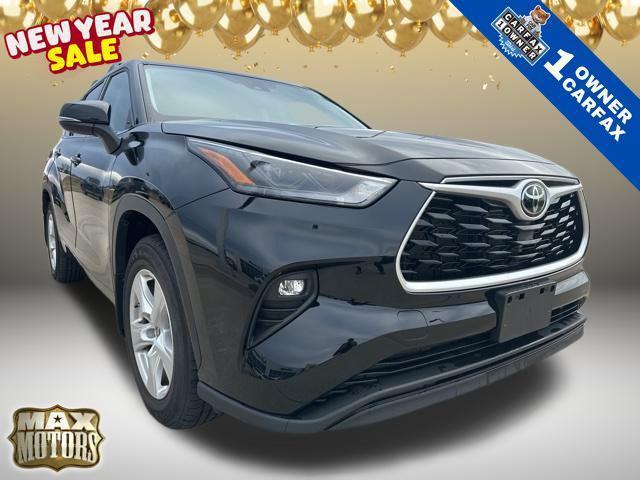 used 2022 Toyota Highlander car, priced at $31,411