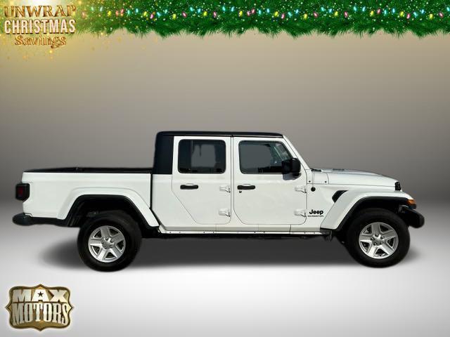 used 2022 Jeep Gladiator car, priced at $28,544