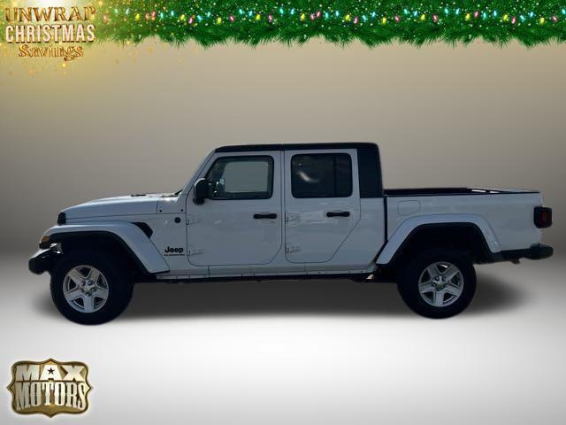 used 2022 Jeep Gladiator car, priced at $28,544