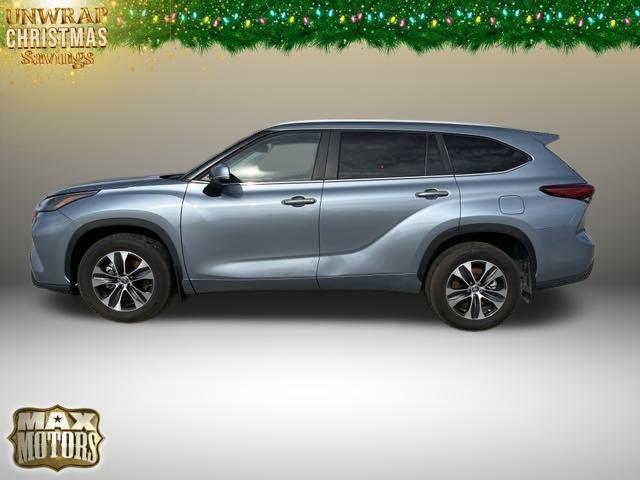 used 2023 Toyota Highlander car, priced at $41,492