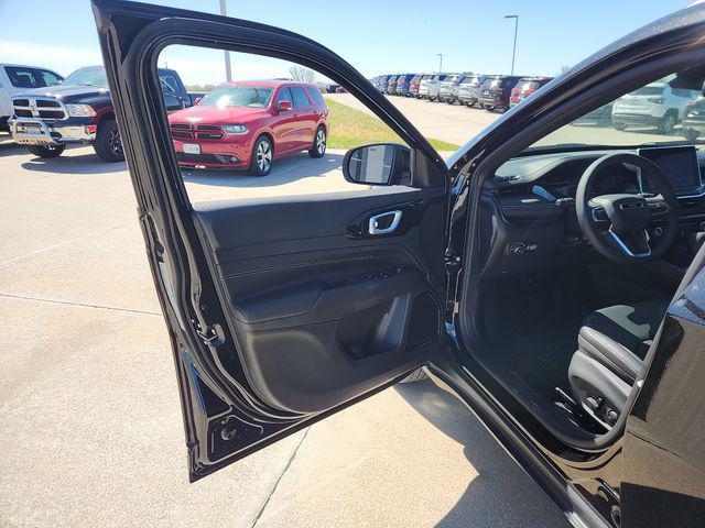 new 2024 Jeep Compass car, priced at $34,106