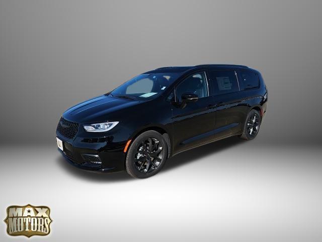 new 2024 Chrysler Pacifica car, priced at $40,490