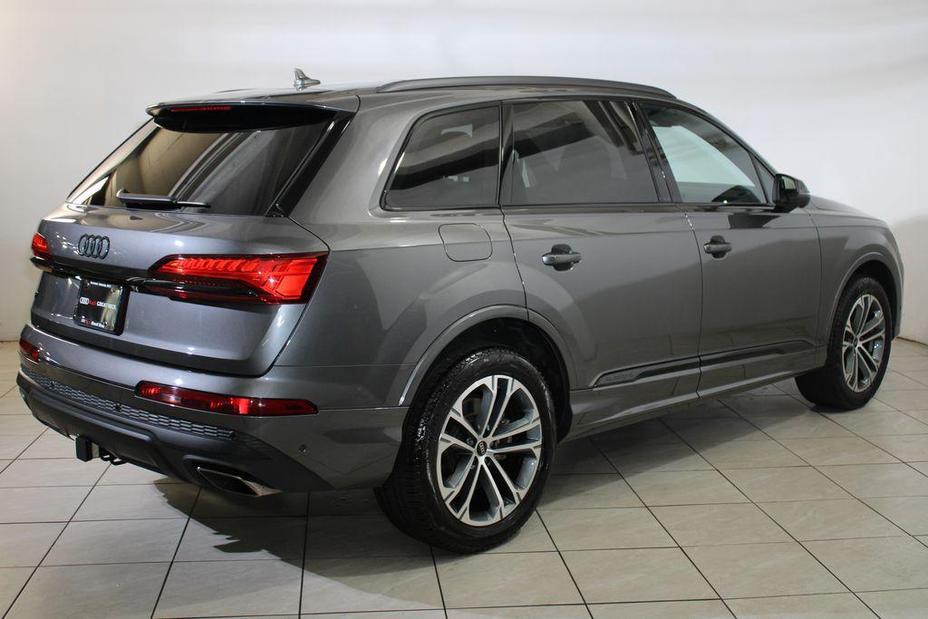 used 2025 Audi Q7 car, priced at $57,998
