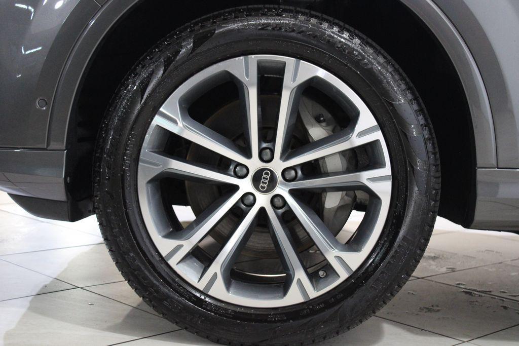 used 2025 Audi Q7 car, priced at $57,998