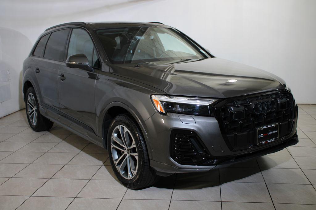 used 2025 Audi Q7 car, priced at $57,998