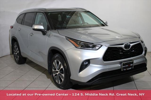 used 2021 Toyota Highlander car, priced at $33,500