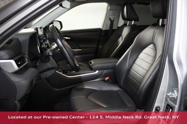 used 2021 Toyota Highlander car, priced at $33,500