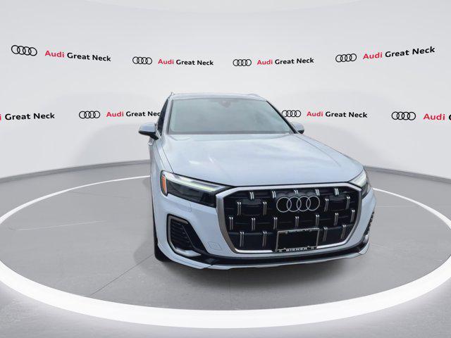 new 2025 Audi Q7 car, priced at $69,505