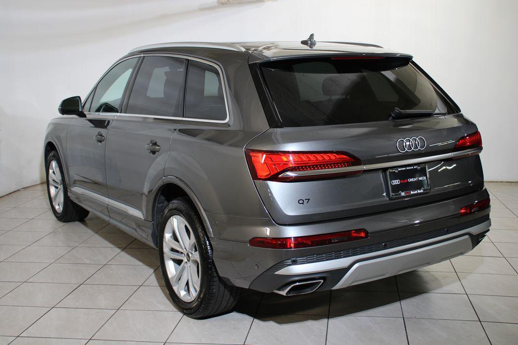 used 2025 Audi Q7 car, priced at $51,288