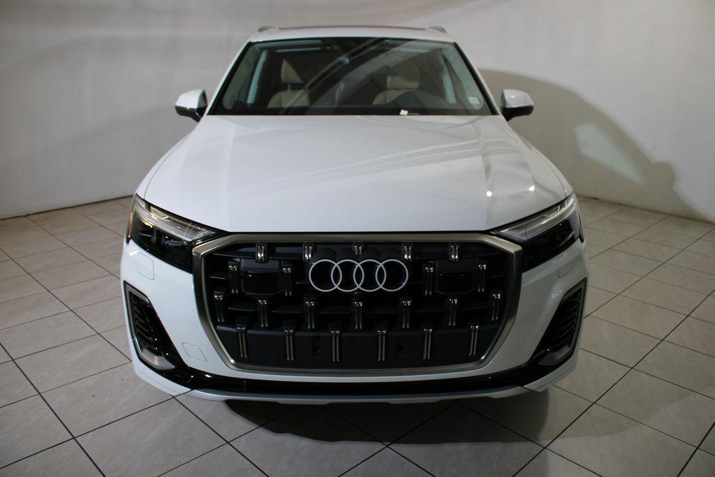 used 2025 Audi Q7 car, priced at $52,154