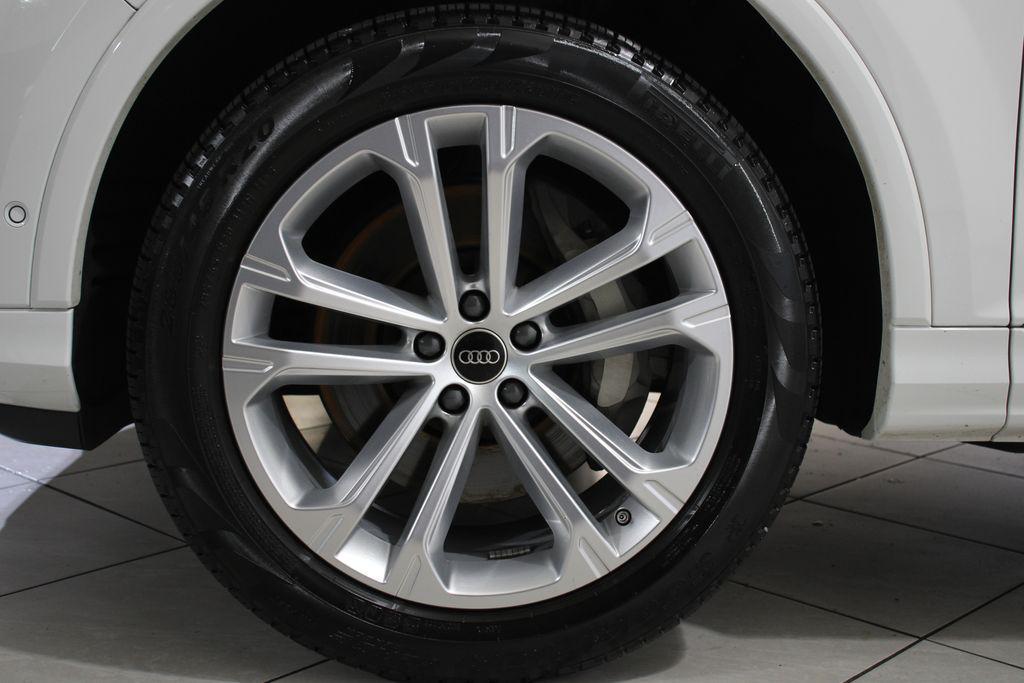 used 2025 Audi Q7 car, priced at $52,154