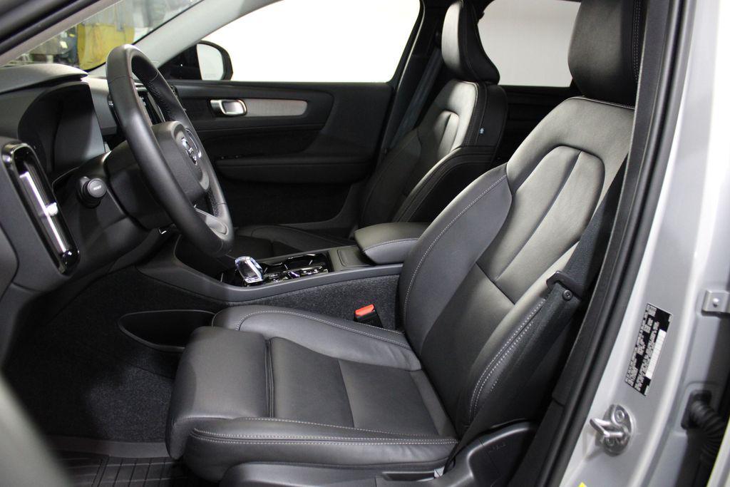 used 2024 Volvo XC40 car, priced at $32,094