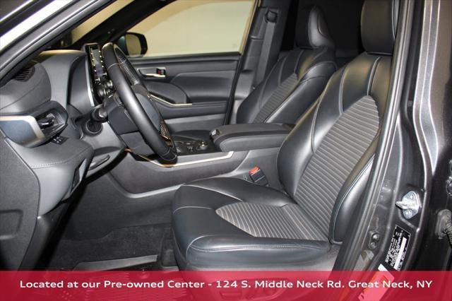 used 2021 Toyota Highlander car, priced at $31,500