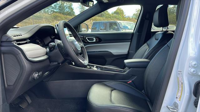 new 2025 Jeep Compass car, priced at $33,398