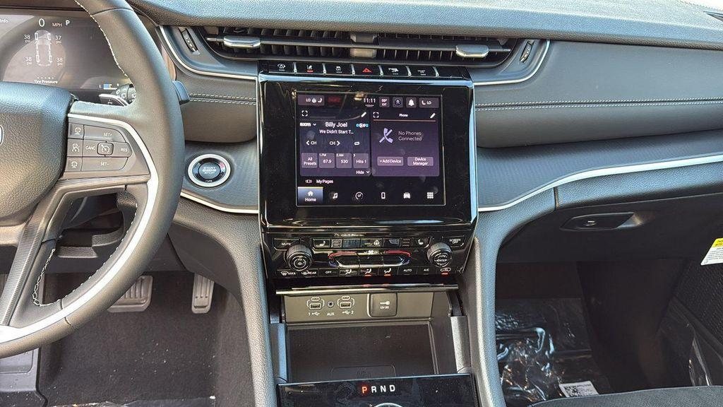 new 2025 Jeep Grand Cherokee car, priced at $44,298