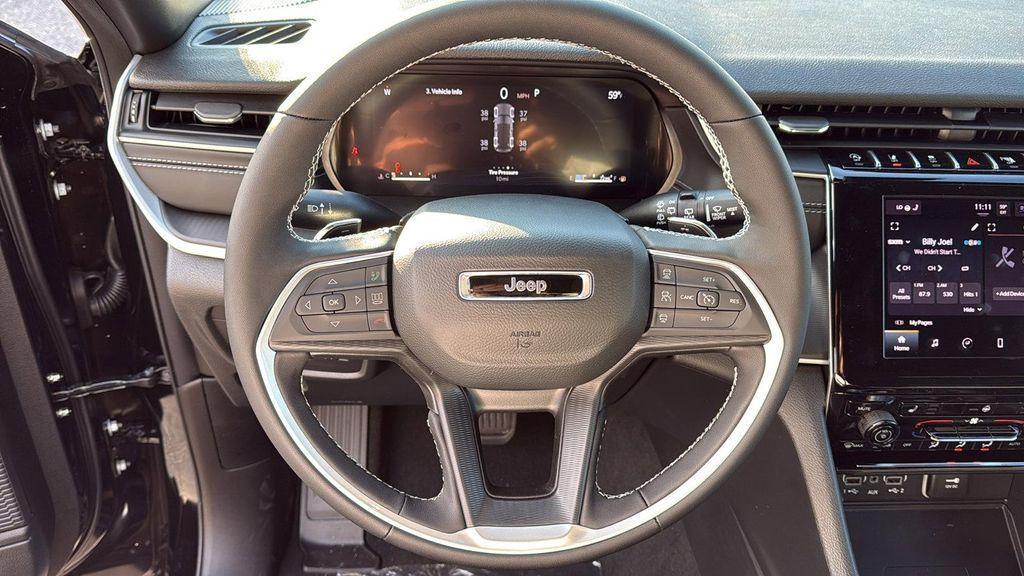 new 2025 Jeep Grand Cherokee car, priced at $44,298