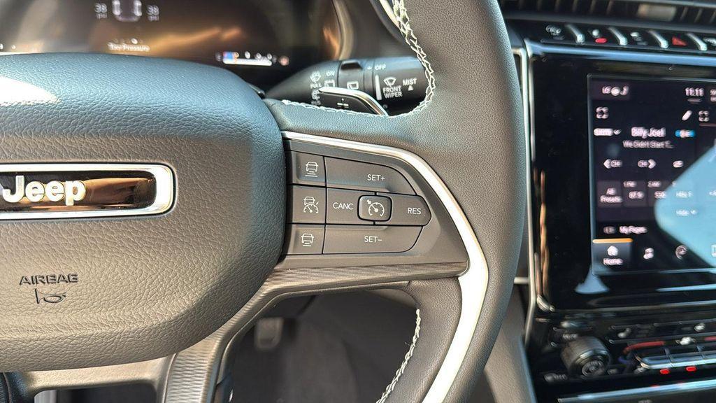 new 2025 Jeep Grand Cherokee car, priced at $44,298