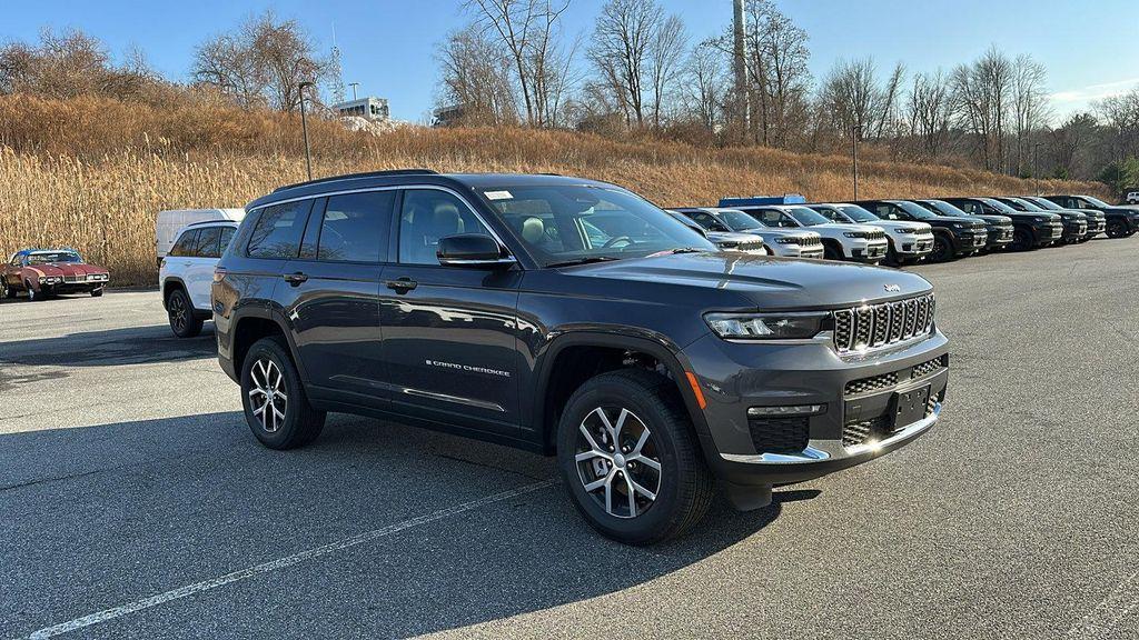 new 2024 Jeep Grand Cherokee L car, priced at $53,798