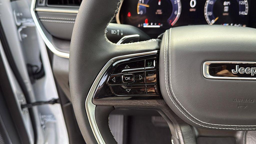 new 2025 Jeep Grand Cherokee car, priced at $57,498