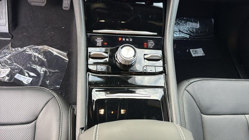 new 2025 Jeep Grand Cherokee car, priced at $57,498