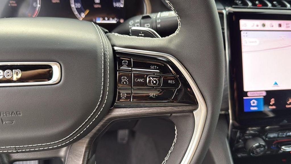 new 2025 Jeep Grand Cherokee car, priced at $57,498