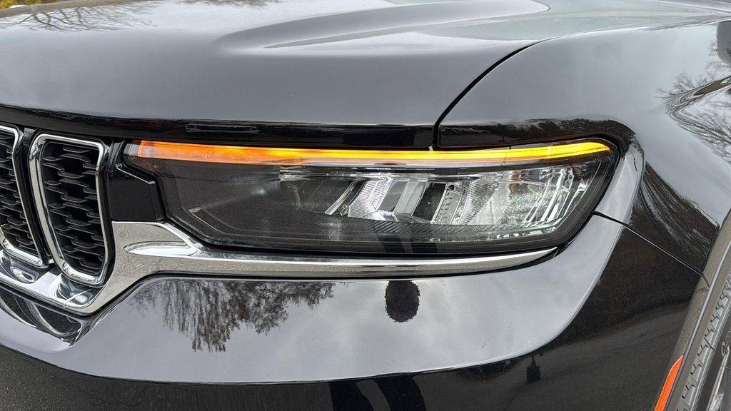 new 2025 Jeep Grand Cherokee car, priced at $47,598