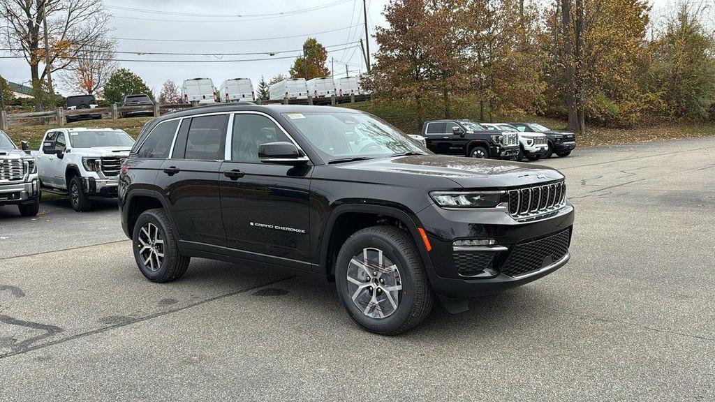 new 2025 Jeep Grand Cherokee car, priced at $47,598