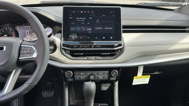 new 2025 Jeep Compass car, priced at $33,998