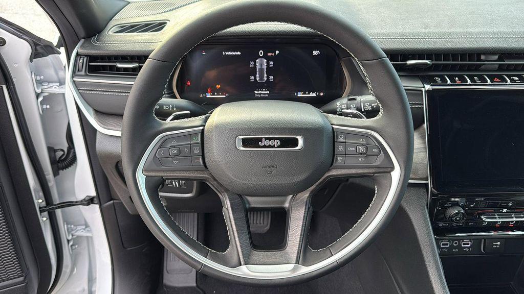 new 2025 Jeep Grand Cherokee car, priced at $46,998