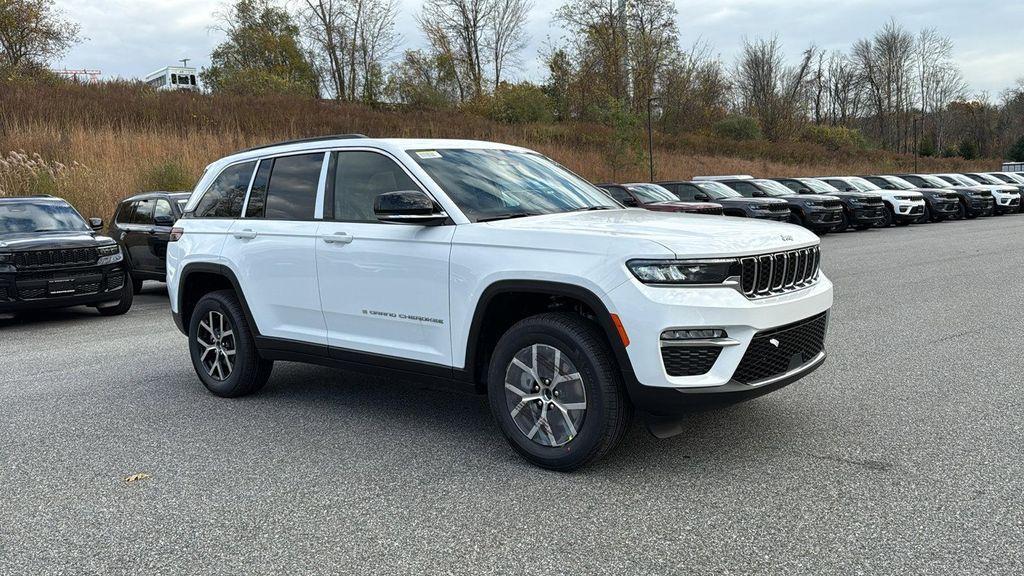 new 2025 Jeep Grand Cherokee car, priced at $46,998