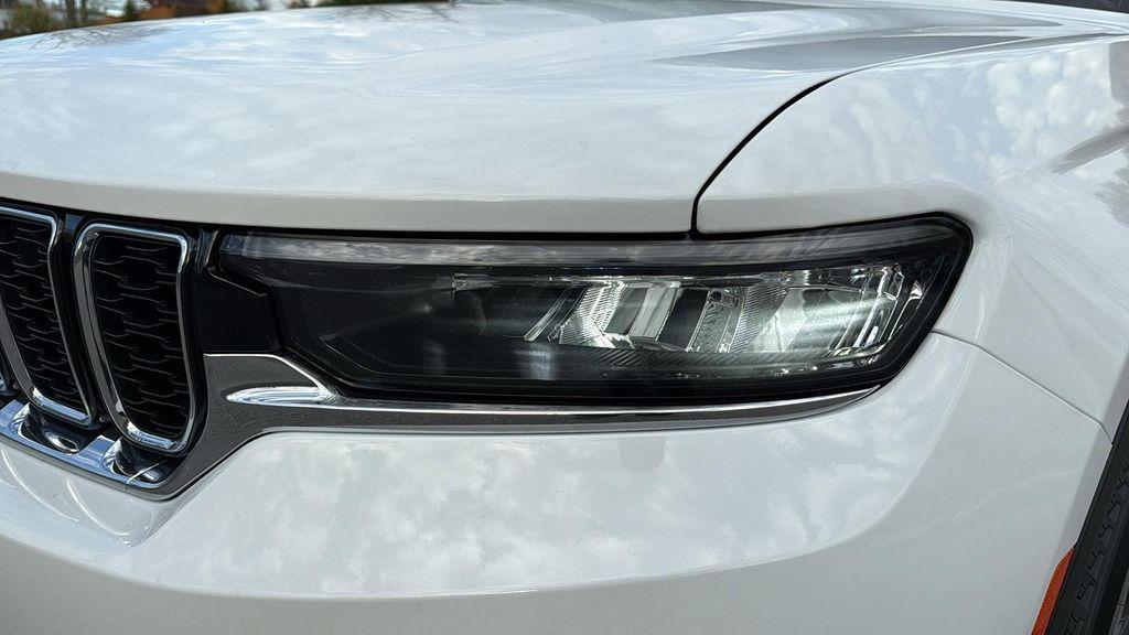 new 2025 Jeep Grand Cherokee car, priced at $46,998