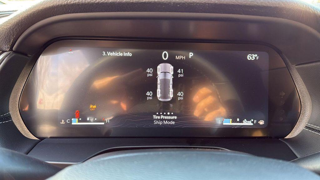 new 2025 Jeep Grand Cherokee car, priced at $43,798