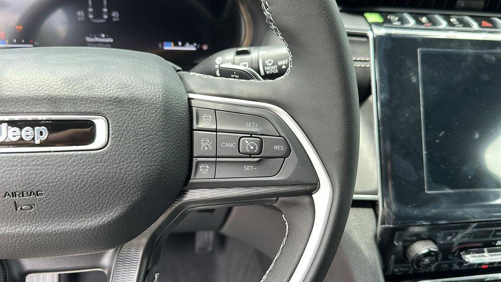 new 2025 Jeep Grand Cherokee L car, priced at $48,598