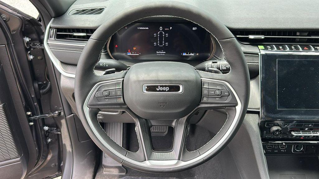 new 2025 Jeep Grand Cherokee L car, priced at $48,598