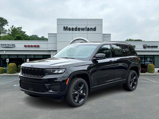 new 2025 Jeep Grand Cherokee car, priced at $47,698