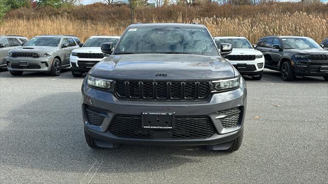 new 2025 Jeep Grand Cherokee car, priced at $45,998